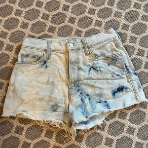 MOTHER The Tomcat Kick Fray Denim Jean Shorts